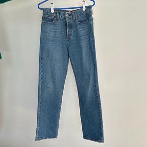 Levi’s wedgie straight leg